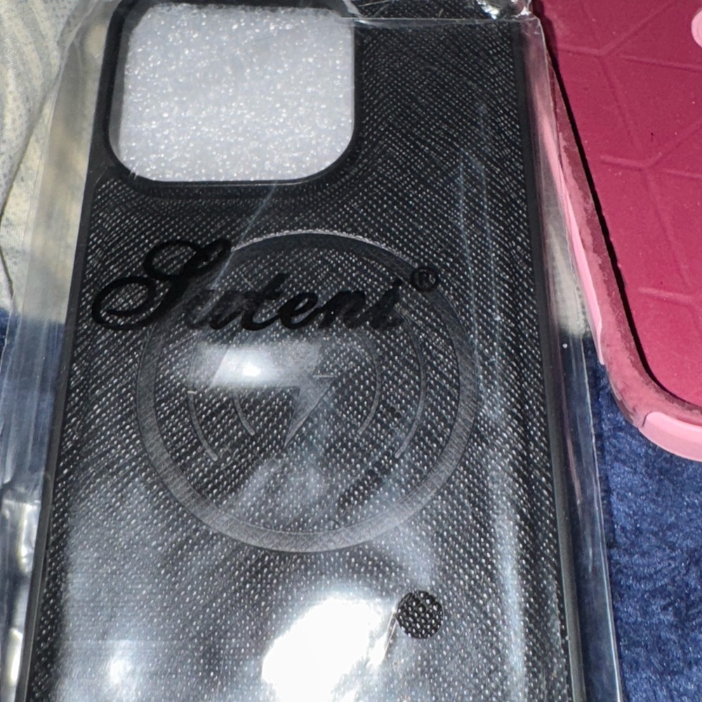 I phone 16 pro Black Phone Case